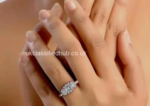 Rosalia - Oval Cut Diamond Trilogy Engagement Ring in Platinum