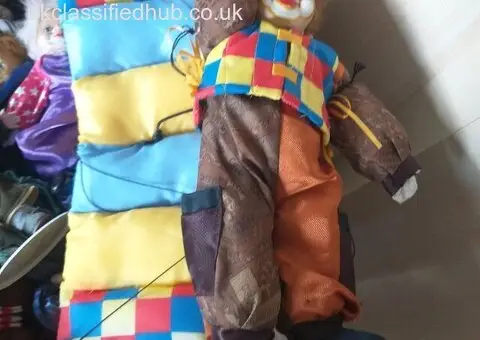 More than 500 porcelain, ceramic and plush clowns for sale from a collector - 4/4